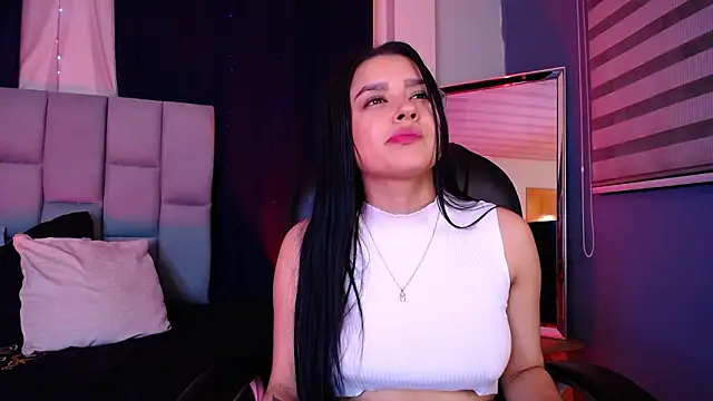 Emilyy05  online show from 02-06-26, 01:34