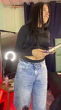 Emilyy05  online show from 04-11-26, 01:35