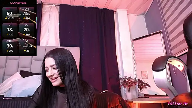 Emilyy05  online show from 02-10-26, 03:16