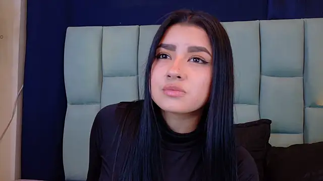Emilyy05  online show from 07-17-26, 11:46