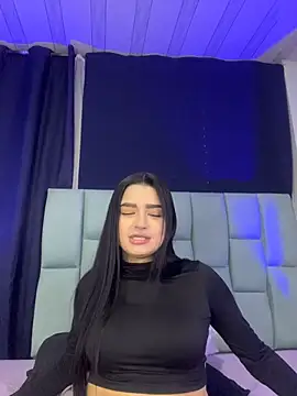 Emilyy05  online show from 07-03-26, 03:13