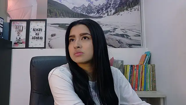 Emilyy05  online show from 06-29-26, 01:12