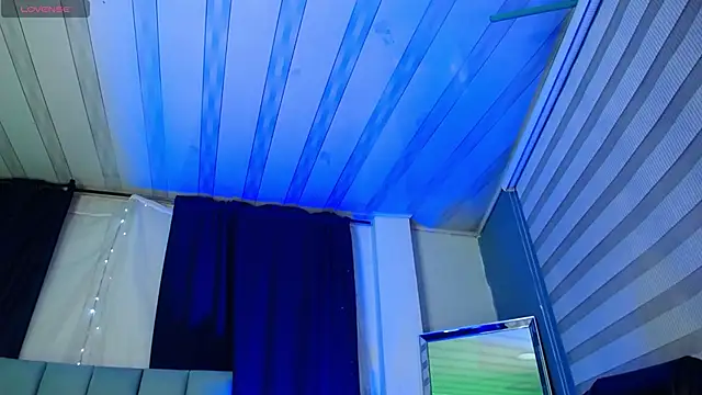 Emilyy05  online show from 12-21-25, 03:41