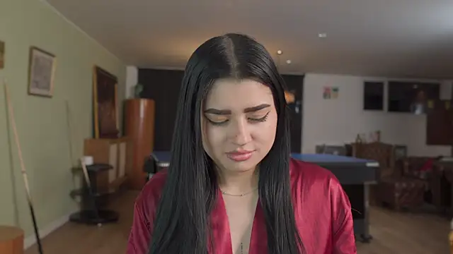 Emilyy05  online show from 07-10-26, 12:10