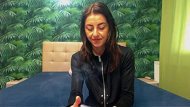 Snapshot of Stella_John chatting on 02-13-25, 07:35 Stella John online show from 02-13-25, 07:35