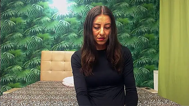 Stella John online show from 11-30-25, 06:58