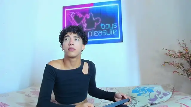 Pleasure boys hot online show from 04-05-26, 05:41