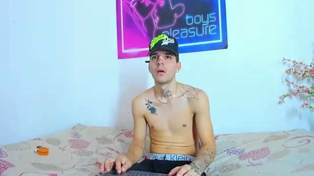 Pleasure boys hot online show from 04-06-26, 06:09