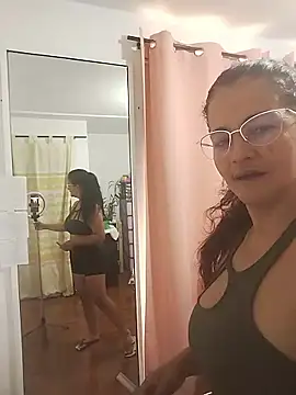 Snapshot of Sienna_walker chatting on 01-08-26, 02:23 Sienna walker online show from 01-08-26, 02:23