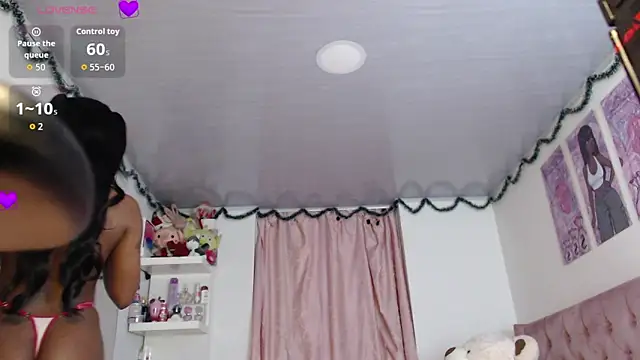 Snapshot of violett_brown9 chatting on 06-07-26, 06:40 violett brown9 online show from 06-07-26, 06:40