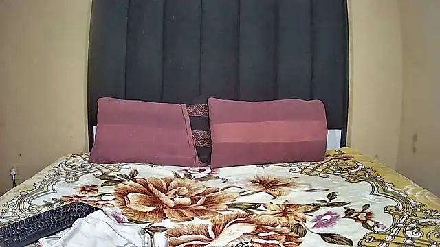 DesiredQueen27 online show from 03-18-26, 01:35