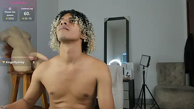 Snapshot of Victor_LatinBoy chatting on 03-30-26, 10:17 Victor LatinBoy online show from 03-30-26, 10:17