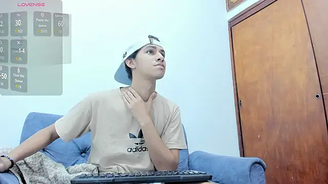 Snapshot of Victor_LatinBoy chatting on 03-09-26, 03:21 Victor LatinBoy online show from 03-09-26, 03:21