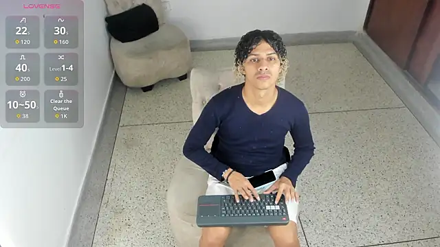 Snapshot of Victor_LatinBoy chatting on 03-14-26, 03:01 Victor LatinBoy online show from 03-14-26, 03:01