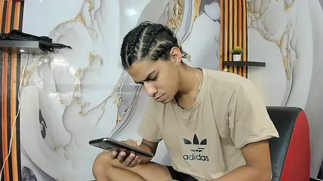 Snapshot of Victor_LatinBoy chatting on 01-09-26, 12:12 Victor LatinBoy online show from 01-09-26, 12:12