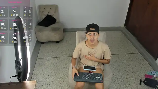 Snapshot of Victor_LatinBoy chatting on 03-07-26, 03:13 Victor LatinBoy online show from 03-07-26, 03:13