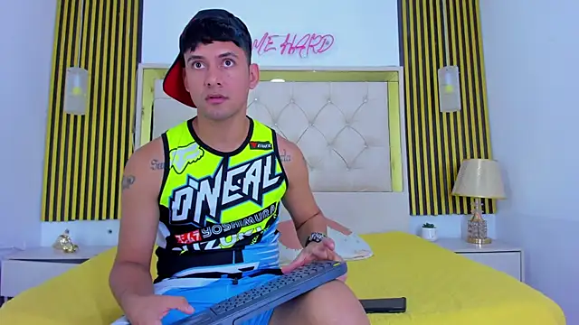 Sweet kevin1 online show from 12-20-25, 04:04