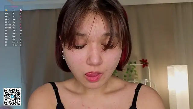 Snapshot of EvelinaKilner chatting on 12-22-25, 04:23 EvelinaKilner online show from 12-22-25, 04:23