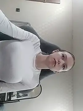 Yzi online show from 12-22-25, 08:36