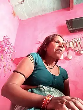 Snapshot of Rakhi_cut chatting on 06-11-26, 03:47 Rakhi cut online show from 06-11-26, 03:47