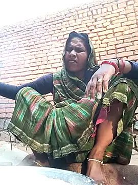 Snapshot of Rakhi_cut chatting on 05-15-26, 01:47 Rakhi cut online show from 05-15-26, 01:47