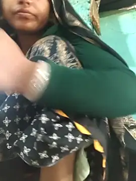 Snapshot of Madhu_cute chatting on 02-28-26, 02:33 Madhu cute online show from 02-28-26, 02:33