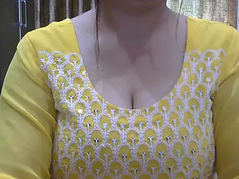 navdeepkour online show from 04-04-26, 04:52