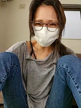 tomatocjin124 online show from 04-22-26, 02:40