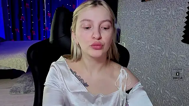 Snapshot of Eva_Vibe_ chatting on 02-11-26, 04:12 Eva Vibe online show from 02-11-26, 04:12