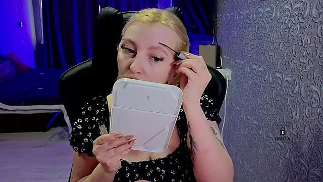 Eva Vibe  online show from 04-10-26, 07:37