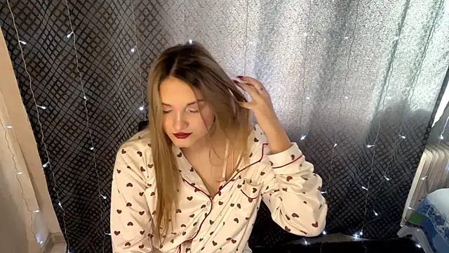 Snapshot of EmllyLighty chatting on 01-18-26, 09:24 EmllyLighty online show from 01-18-26, 09:24