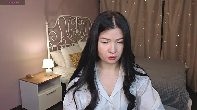 Lea Apple online show from 06-17-26, 12:11