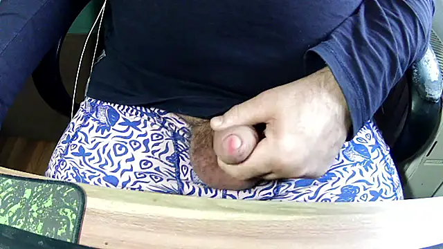 Snapshot of passatwind chatting on 02-13-26, 09:20 passatwind online show from 02-13-26, 09:20