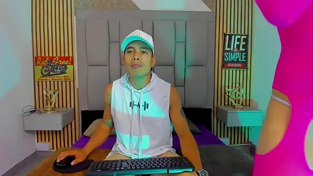 pleasureroomxx online show from 01-15-26, 11:35