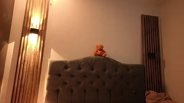 cute emmma online show from 04-15-26, 11:16