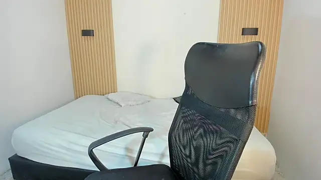 Snapshot of CelesteMoon5 chatting on 01-14-26, 09:29 CelesteMoon5 online show from 01-14-26, 09:29