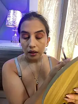 Laylaa- online show from 01-11-26, 02:51