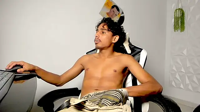 danny hot23  online show from 04-21-26, 03:24