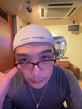 Snapshot of kokutenchan chatting on 06-11-26, 12:57 kokutenchan online show from 06-11-26, 12:57