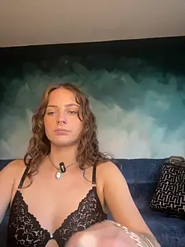 Snapshot of miamiamuse chatting on 02-21-26, 04:09 miamiamuse online show from 02-21-26, 04:09