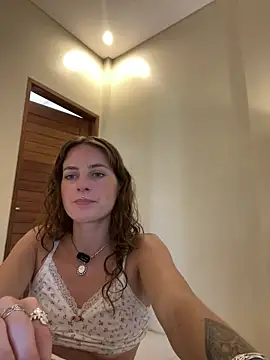 Snapshot of miamiamuse chatting on 02-01-26, 12:53 miamiamuse online show from 02-01-26, 12:53