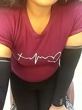 Snapshot of Deshi_bhabhi143 chatting on 02-24-26, 06:14 Deshi bhabhi143 online show from 02-24-26, 06:14