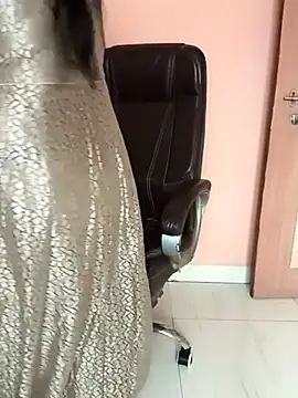 Deshi bhabhi143 online show from 07-25-26, 06:10