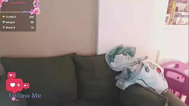 Snapshot of whitecat13 chatting on 05-06-26, 12:09 whitecat13 online show from 05-06-26, 12:09