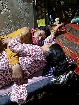 Radhacpl9528 online show from 04-12-26, 04:32