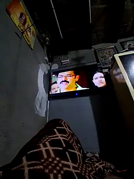 Radhacpl9528 online show from 03-06-26, 11:49