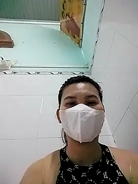 Snapshot of chichlasuong chatting on 12-23-25, 01:38 chichlasuong online show from 12-23-25, 01:38