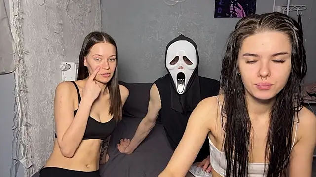 Snapshot of girls_secrets chatting on 03-27-26, 10:16 girls secrets online show from 03-27-26, 10:16