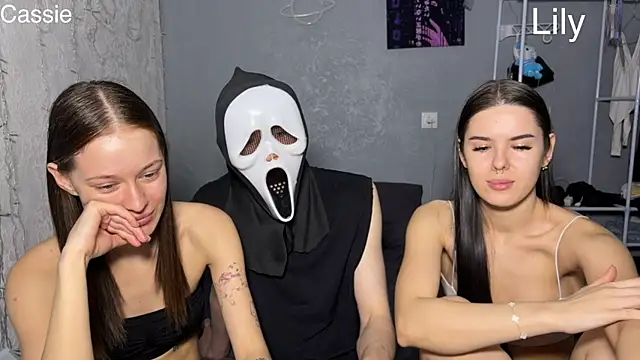 Snapshot of girls_secrets chatting on 04-02-26, 10:22 girls secrets online show from 04-02-26, 10:22