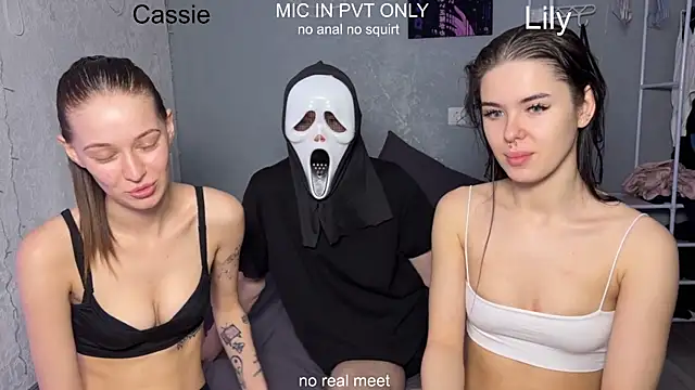 Snapshot of girls_secrets chatting on 03-25-26, 10:14 girls secrets online show from 03-25-26, 10:14